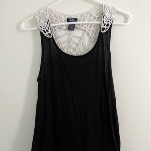 black spider web yarn back tank top